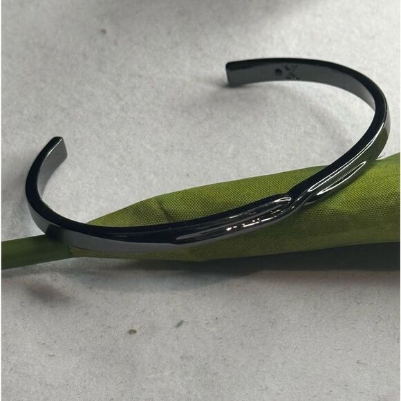 EXPRESS Gunmetal Thin Open Cuff Bangle Bracelet - Picture 1 of 4